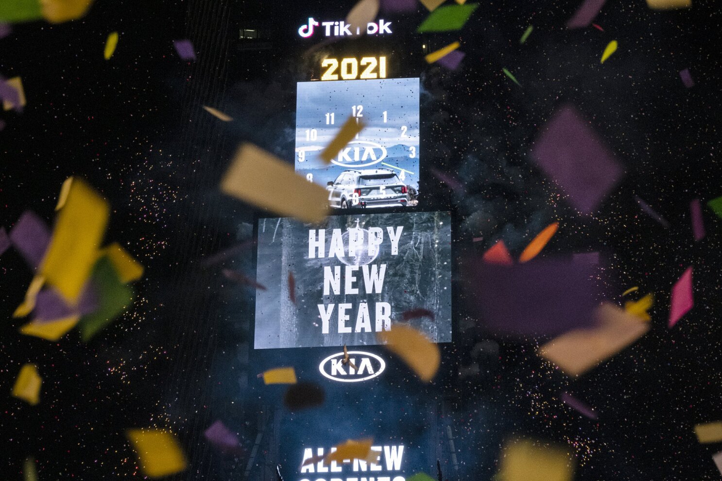 Homebound viewers boost New Year s Eve ratings a CNN high AP News